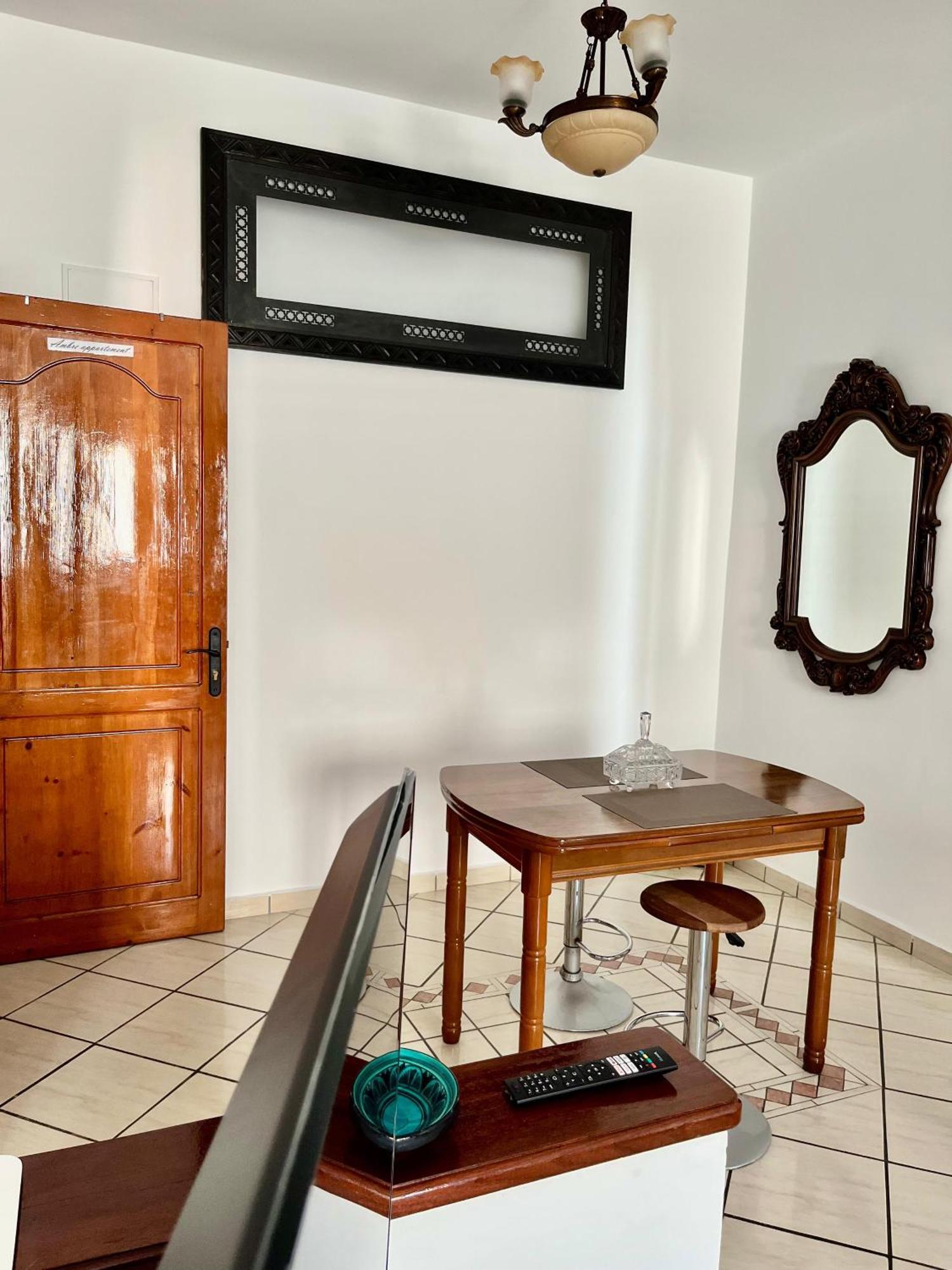 Ambre Appartement 에사우이라 외부 사진